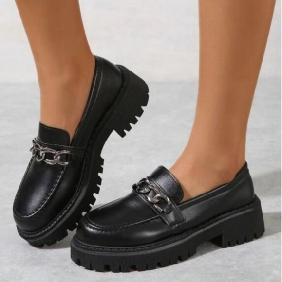 Black lug Sole Grandpa Core Chunky Loafers 90s Vibes Bratz Chain Detail Sz 10W - Picture 7 of 9